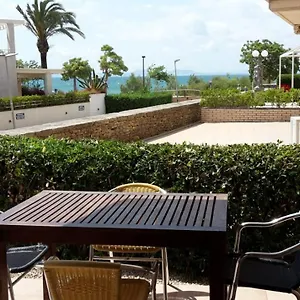 davant-mar-apartamento-con-terraza-a-pie-de-playa.topcostabravahotels.com/